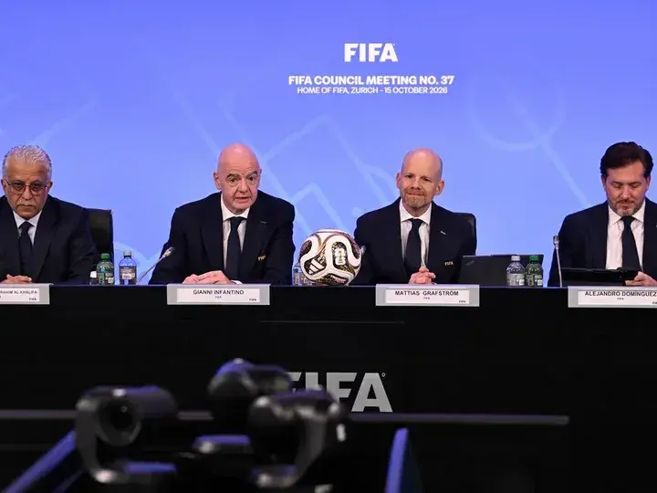 El presidente de la FIFA, Gianni Infantino, pidió perdón al Consejo de la entidad por no haber informado apropiadamente sobre su fallido plan para la privatización de los derechos comerciales de la Copa del Mundo.Foto:FIFA