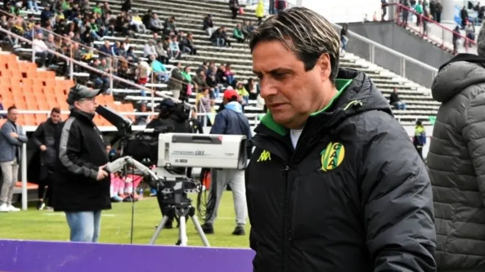 Aldosivi: Hoyos no es más el técnico