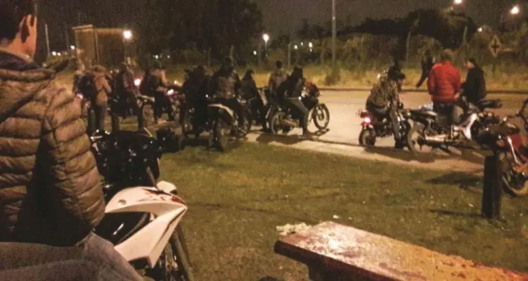 Reaparecieron los “motoqueros” de la noche
