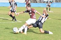 Dos golazos de Núñez en la goleada de UAI Urquiza