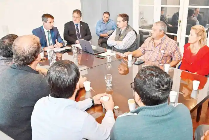 Los colectiveros y la Municipalidad acuerdan  una agenda de trabajo conjunto