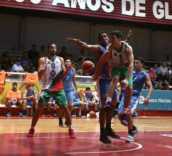 Neptunia fue superior, venció a ADEV y tomó la primera ventaja
