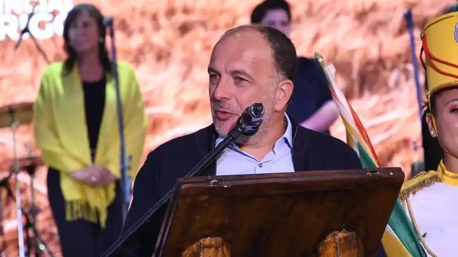 El intendente Pablo Garate durante su breve discurso de apertura