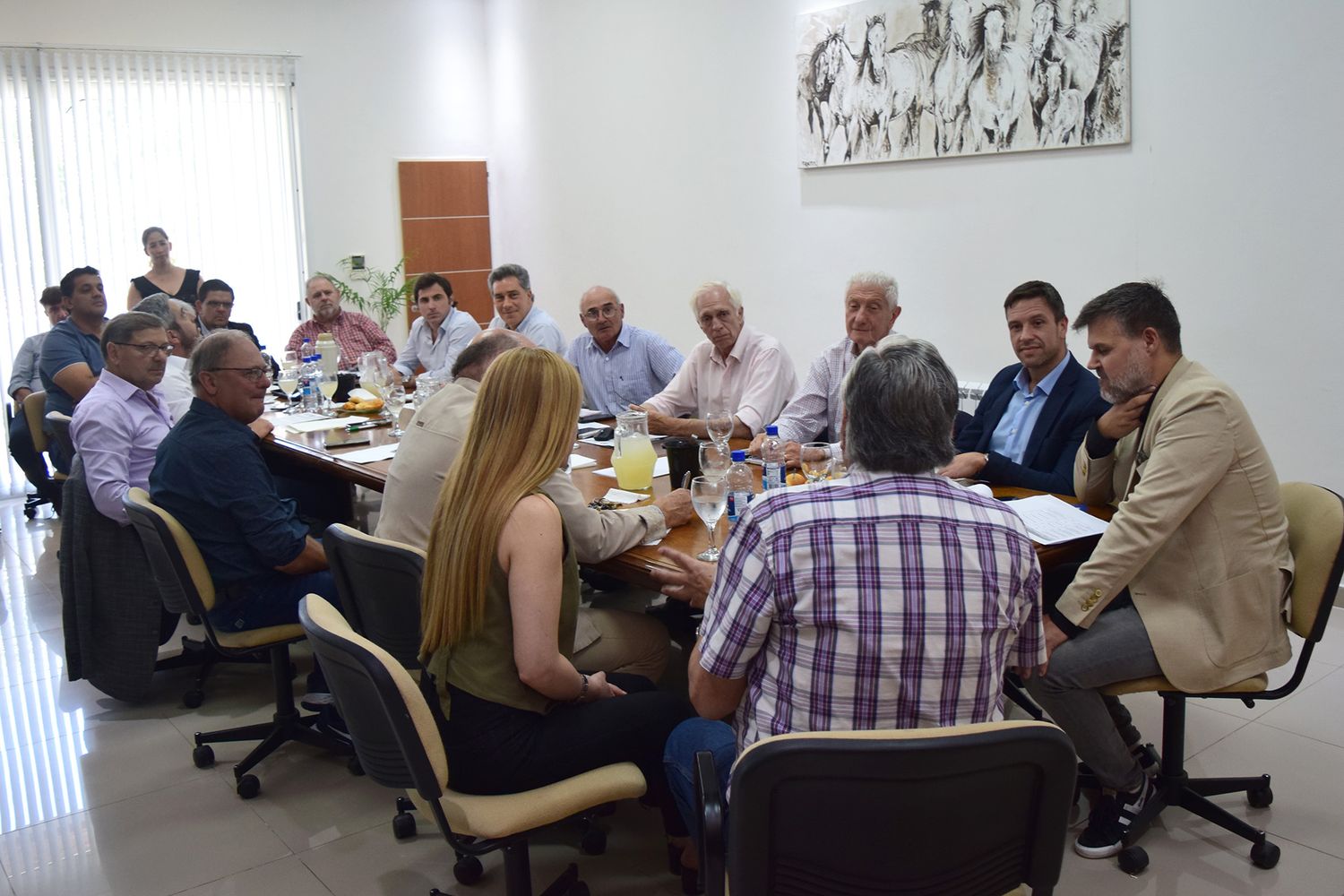Encuentro entre el ministro Guillermo Bernaudo y la Mesa de Enlace: avances y desafíos para el sector agropecuario
