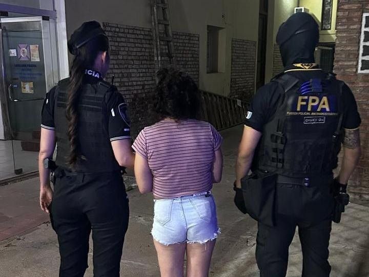 Atraparon a una mujer de 34 años con varias dosis de cocaína y dinero en efectivo: tenía antecedentes