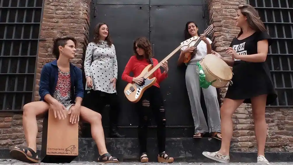 Mujerío pone a sonar la actualidad en clave íntegramente femenina