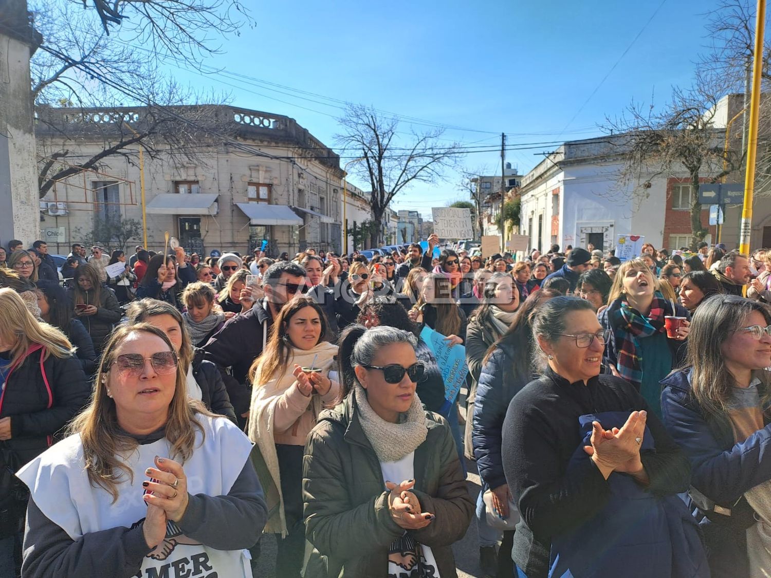 marcha docentes gchu - 2