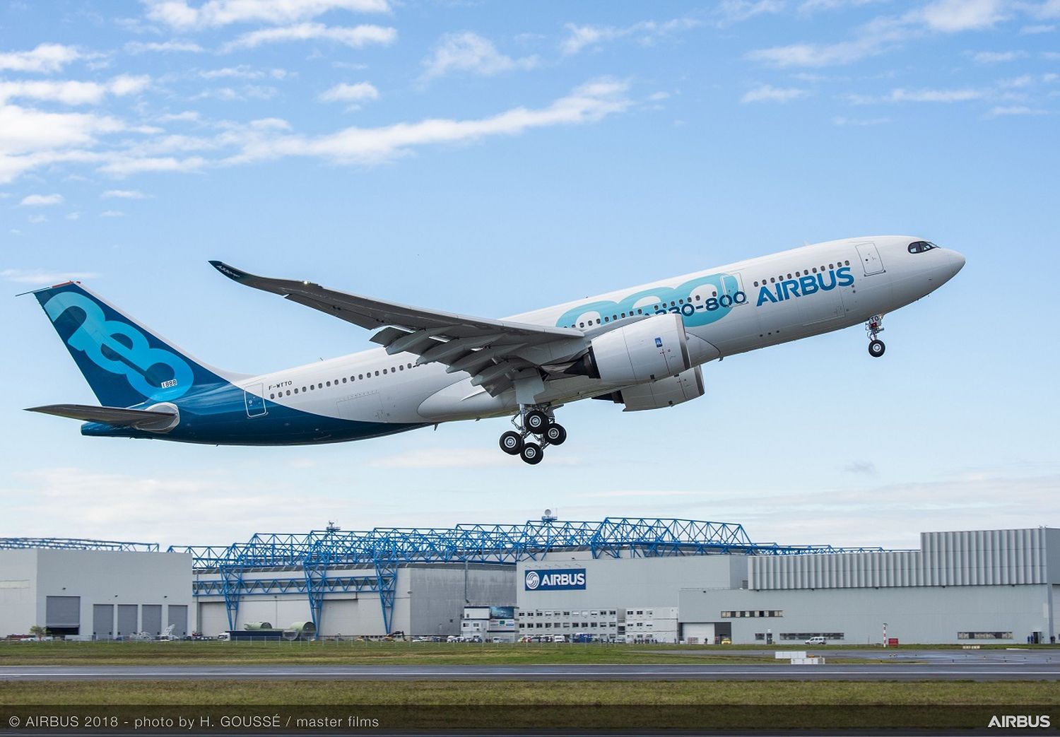 Un nuevo gigante en el cielo: realizó su primer vuelo el A330-800