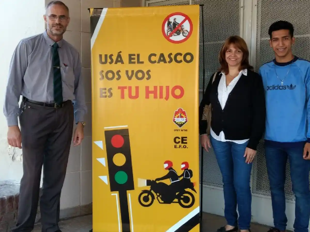  “La EFO”, en campaña  por el uso del casco  