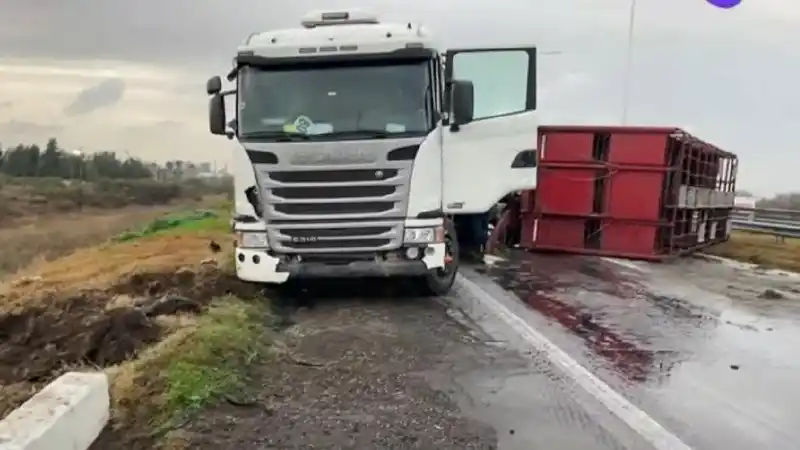 Los desvíos se realizan por la ruta A012 hacia Ricardone.