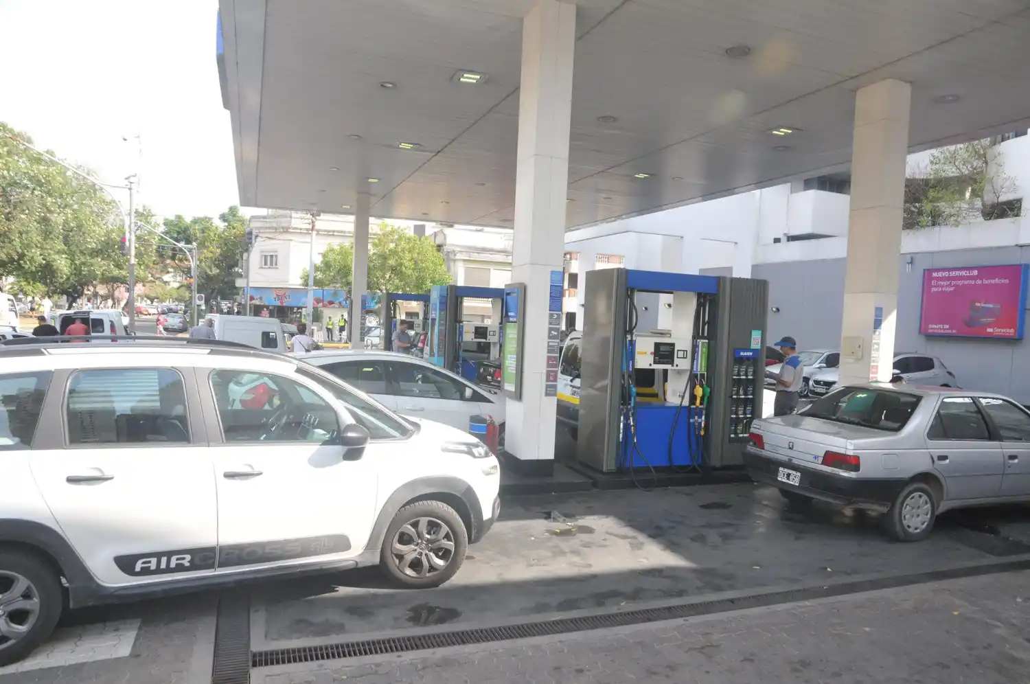 Marzo arranca con aumento en los combustibles