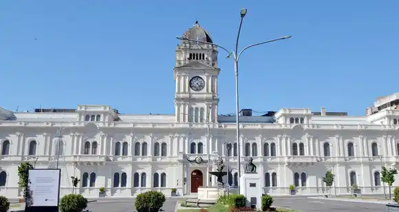 El gobierno llamará a docentes y estatales para continuar la discusión salarial