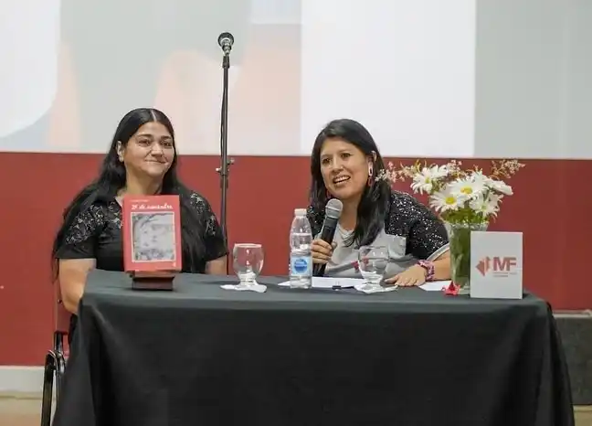 Lidia Ocampo Romero y Alina Vargas, en la presentación.