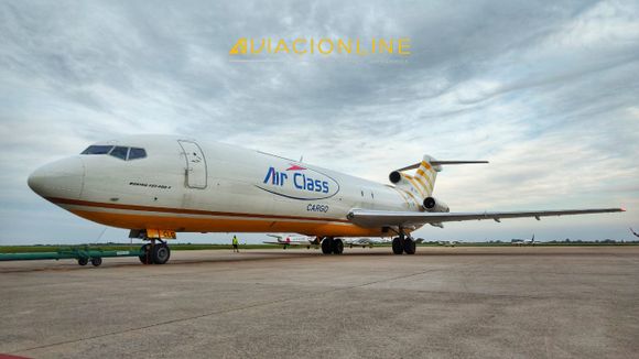 [Photogallery] Oldie but Goldie: A stunning Air Class’ Boeing 727 lands in Córdoba, Argentina