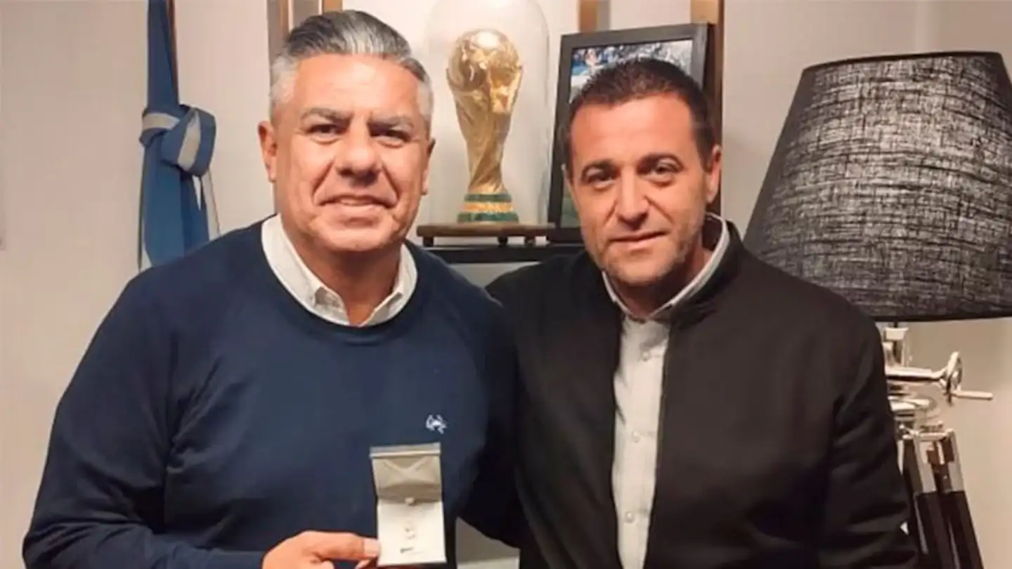 Claudio Tapia junto a Pablo Toviggino.
