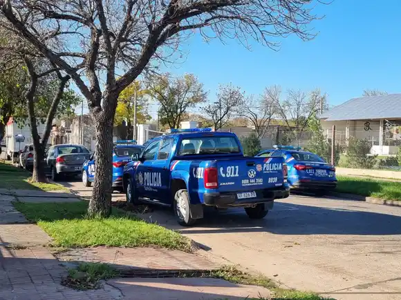 Gran despliegue policial por el fallecimiento de una mujer en B° Villa Dominga