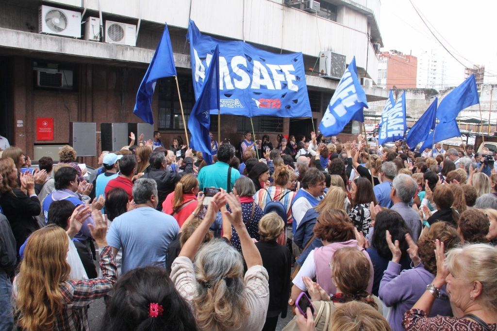 Los docentes de Amsafe votan la nueva propuesta de aumento salarial