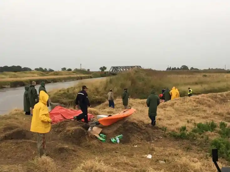 Bragado: Hallan el cuerpo de un menor que fue a pescar y cayó al agua