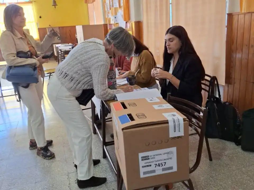 Con escasa participación se desarrolla la elección de convencionales en la Esmeralda del Sur. Foto: Sur24