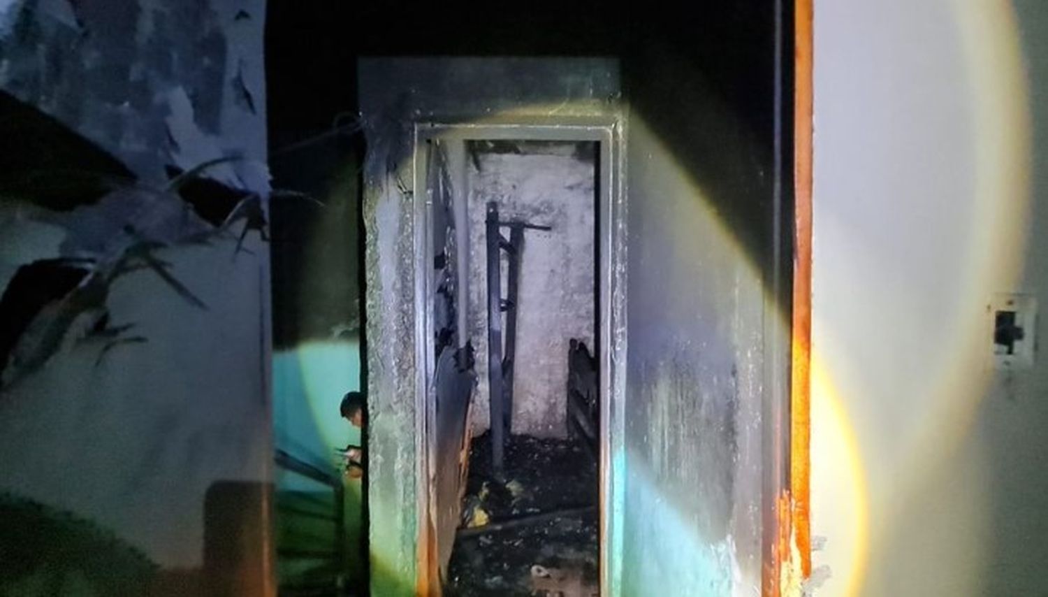 Jujuy: le prendió fuego la casa y se dio a la fuga