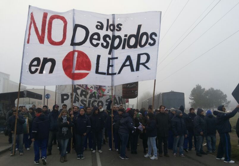 Conflicto en Lear: Trabajadores cortan colectora de Panamericana en Pacheco
