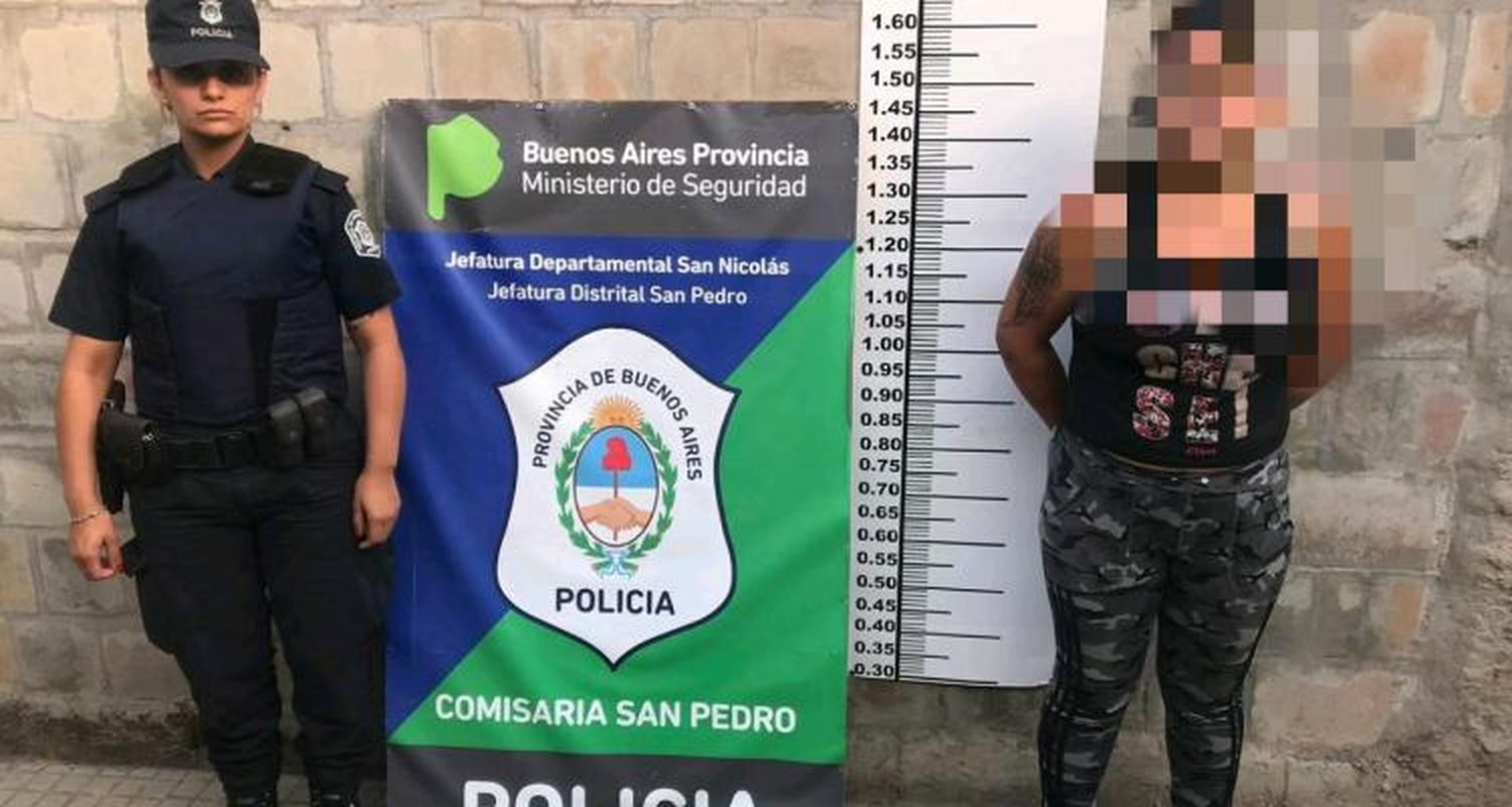 Apresaron a una mujer que golpeó salvajemente a una joven de 19 años para robarle