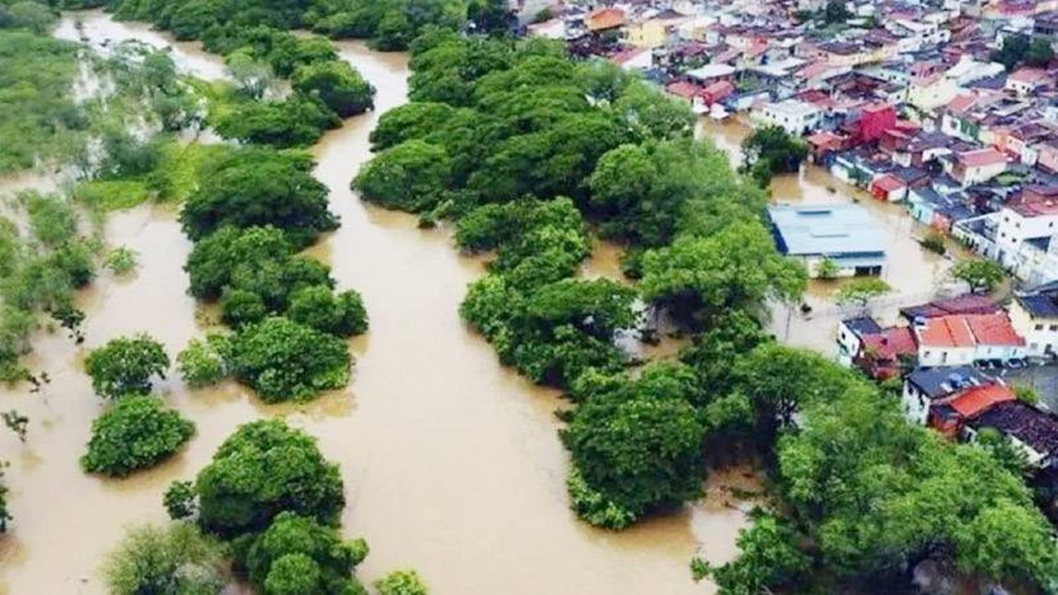 Ascienden a 64 las víctimas fatales por las inundaciones en San Pablo