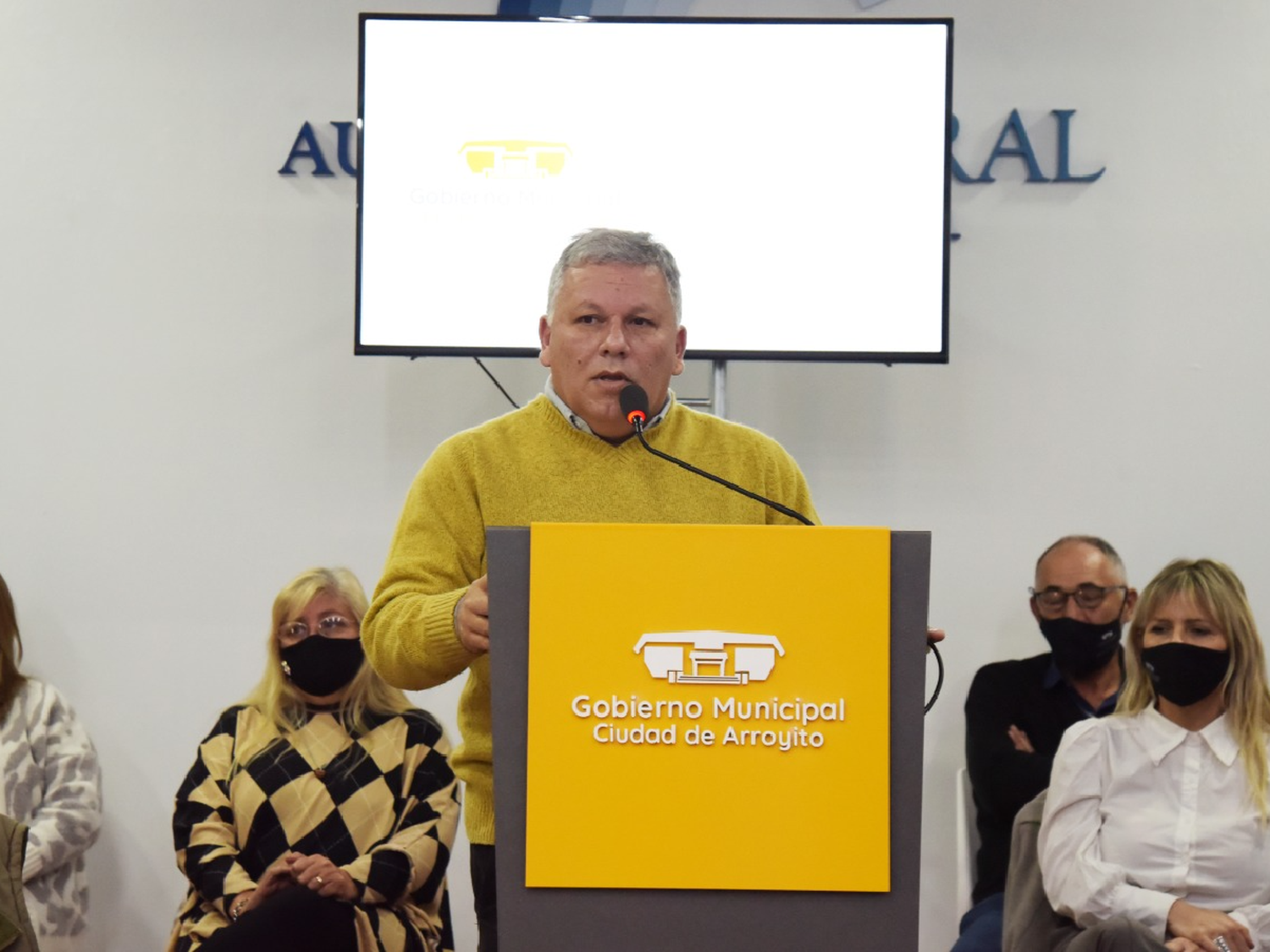  El oficialismo de Arroyito donará el aguinaldo a comercios afectados por las restricciones 