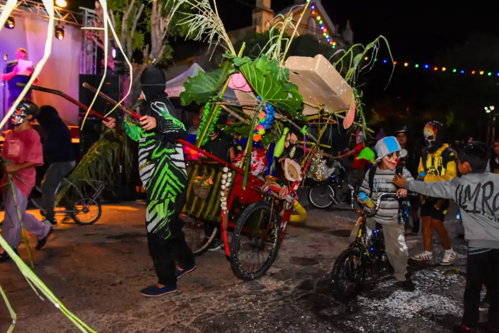 En Lincoln arrancó la previa del gran carnaval.