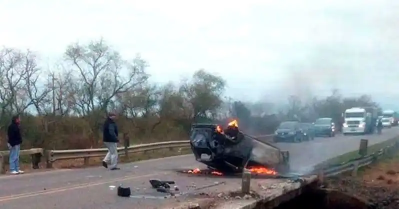 Dos heridos en un espectacular accidente sobre Ruta 6