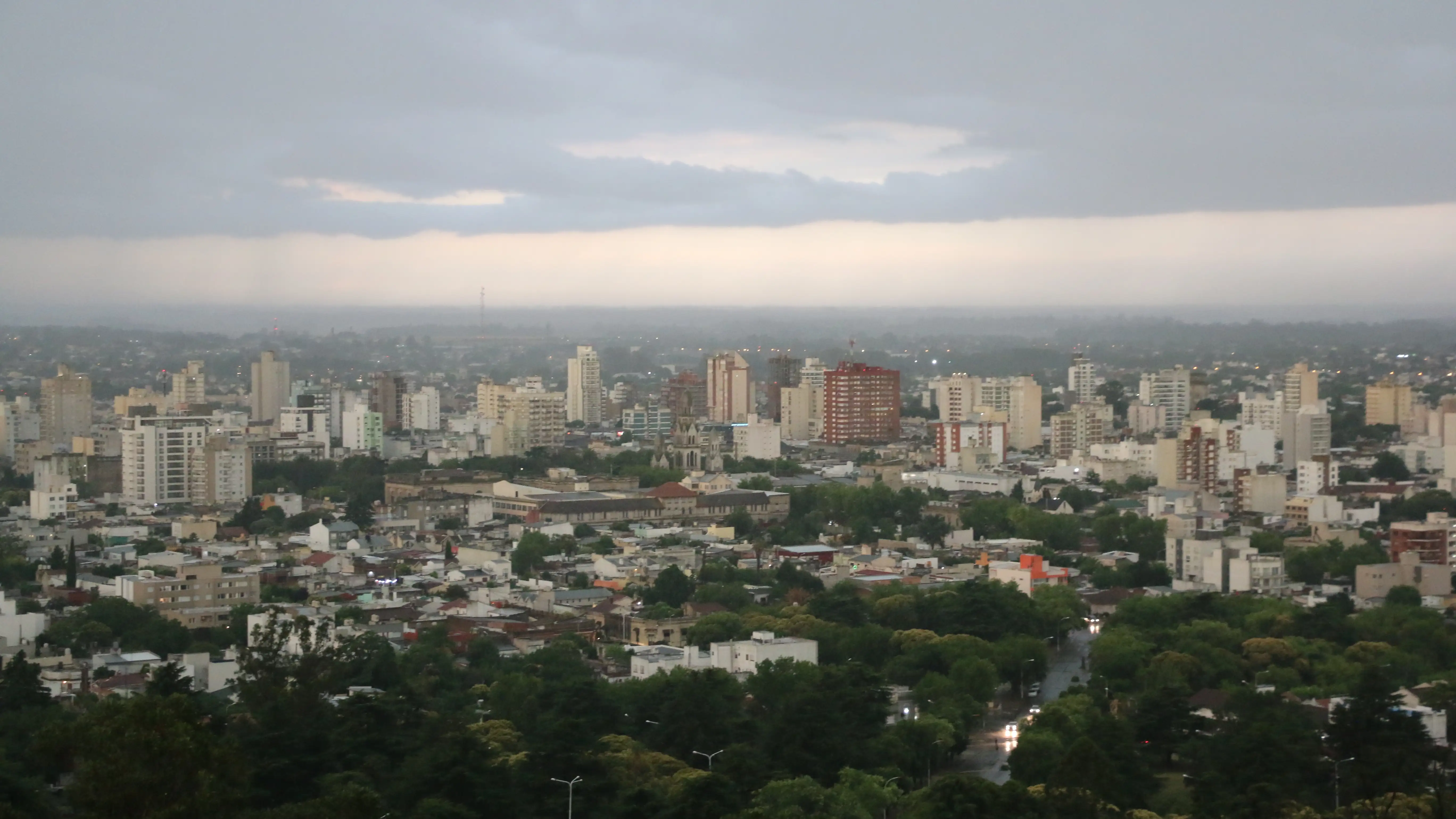 Tandil bajo alerta meteorológico por tormentas fuertes previstas para este miércoles 28 de octubre.