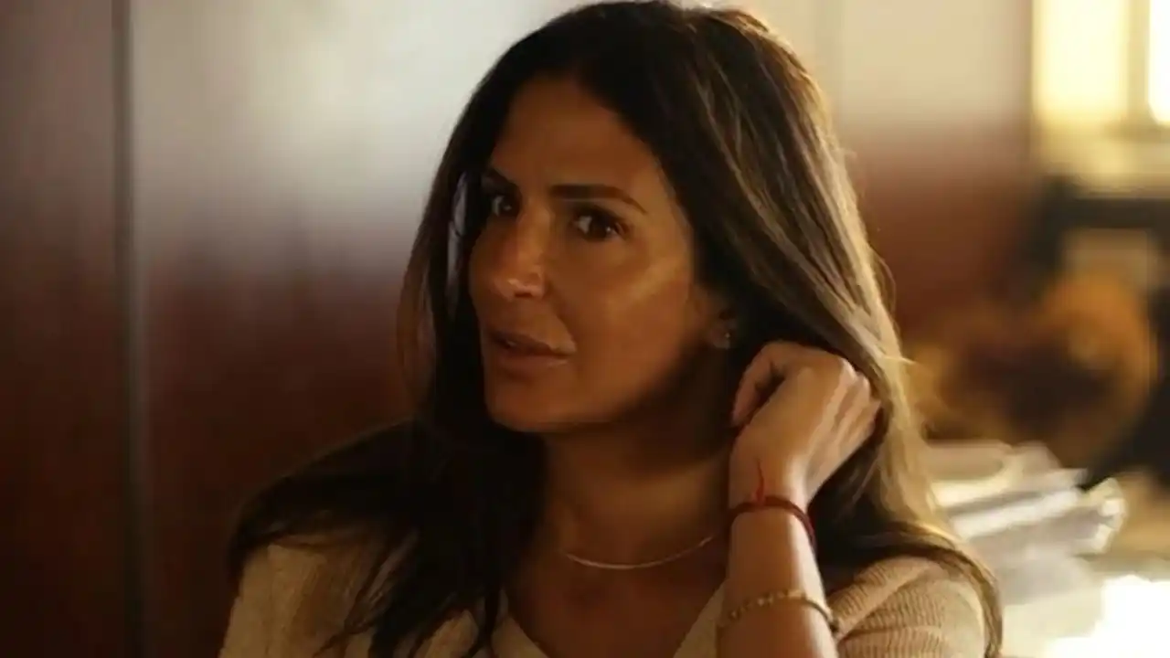 Julieta Makintach mientras brindaba una entrevista en su despacho para el documental.