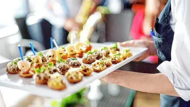 Capacitación sobre catering y servicios gastronómicos en el CCISC