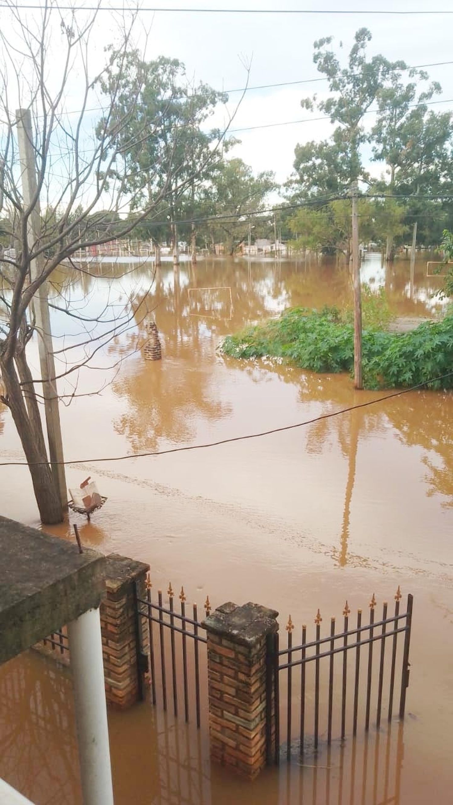 Vecinos del Barrio Puerto se enfrentan a las inundaciones sin recibir ayuda