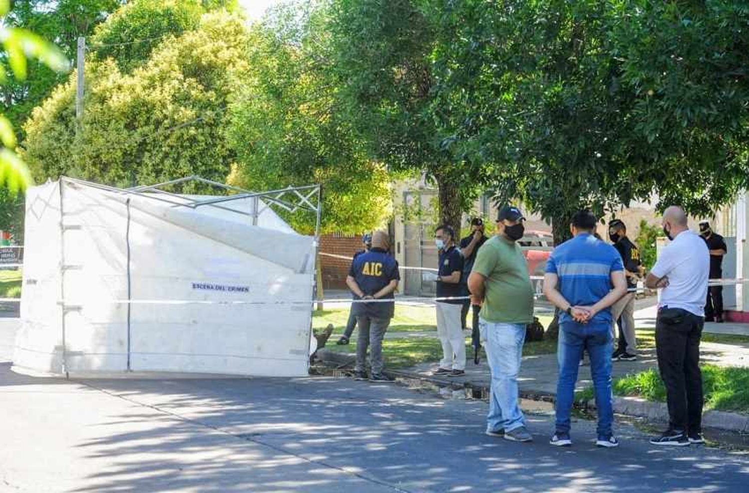 Confirmaron que son dos los cuerpos descuartizados hallados en un volquete en zona sur