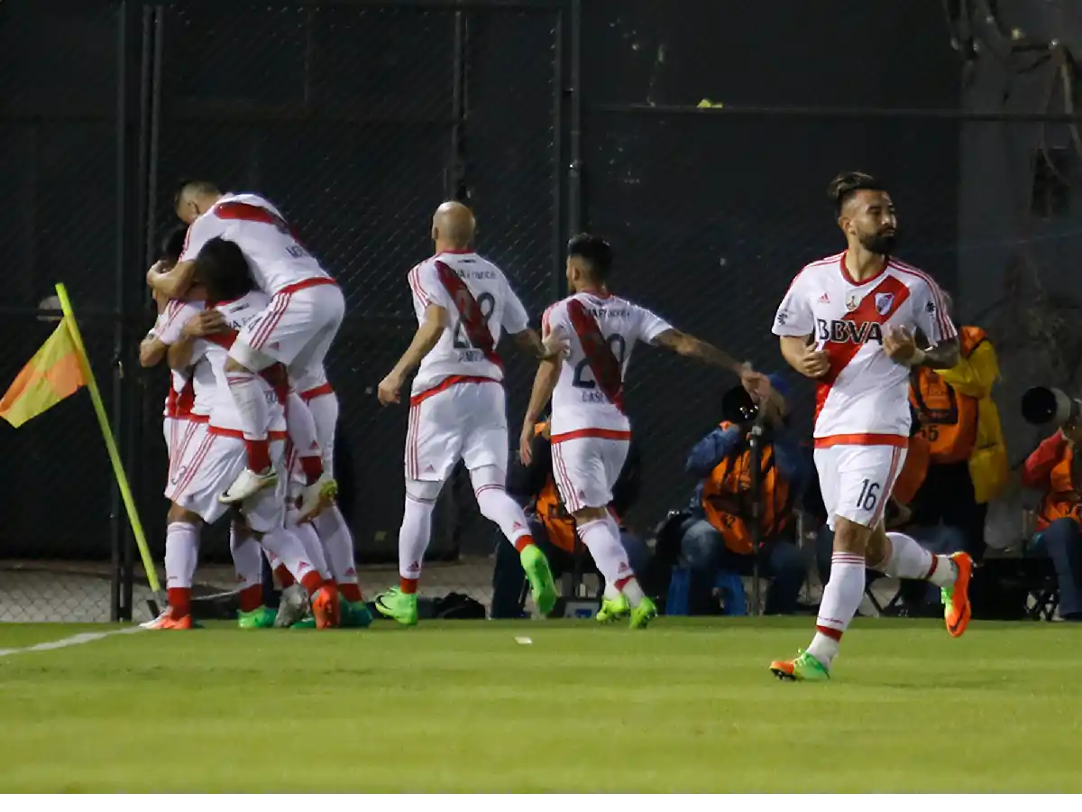 Puso un pie en cuartos