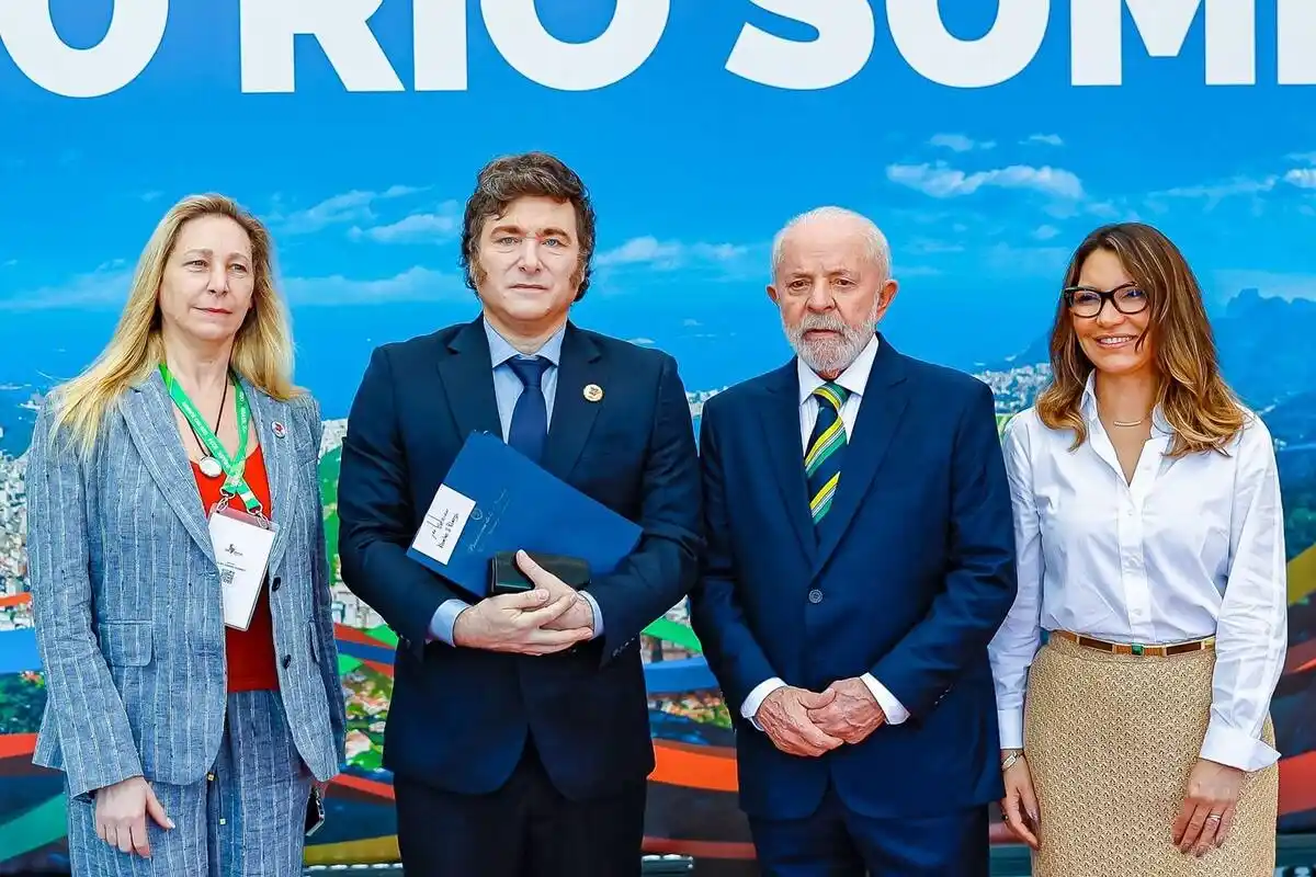 Milei junto al Presidente de Brasil en la Cumbre del G20 de 2024.