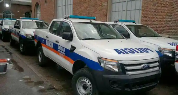 Abuso de docente a su hija: La policía busca a la menor y a sus padres por orden de la Justicia