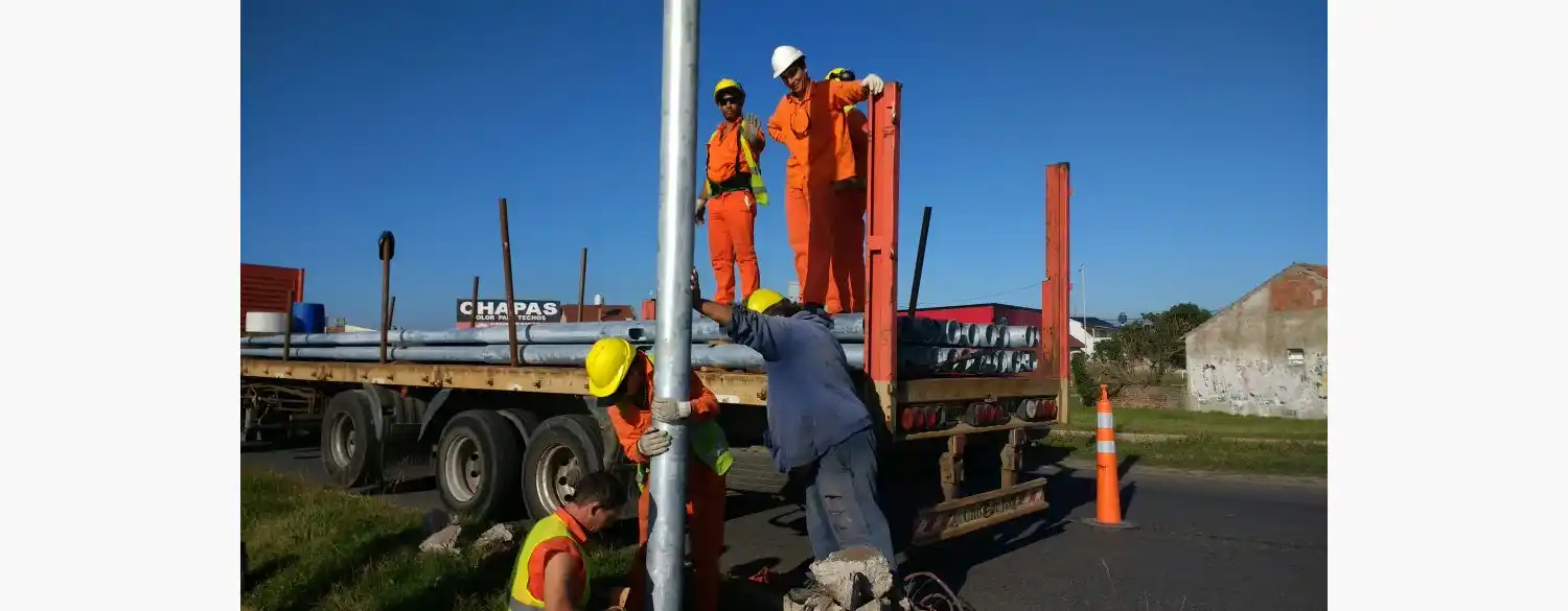 Provincia culminará el recambio de luminarias en Ruta 11 a fines de mayo