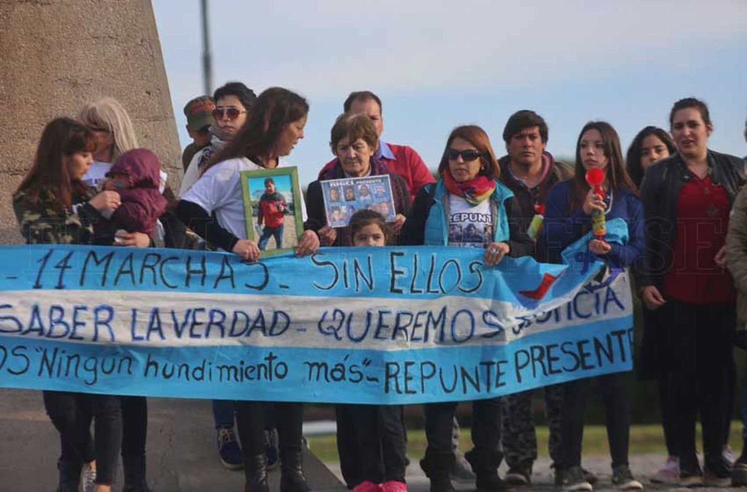 Repunte: tras 14 meses del hundimiento, "el puerto sigue de luto"