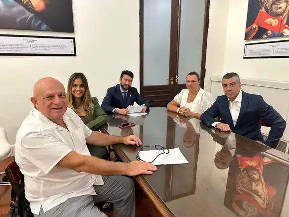 Rumbo a las elecciones: La Libertad Avanza sumó al periodista Walter Queijeiro en Quilmes