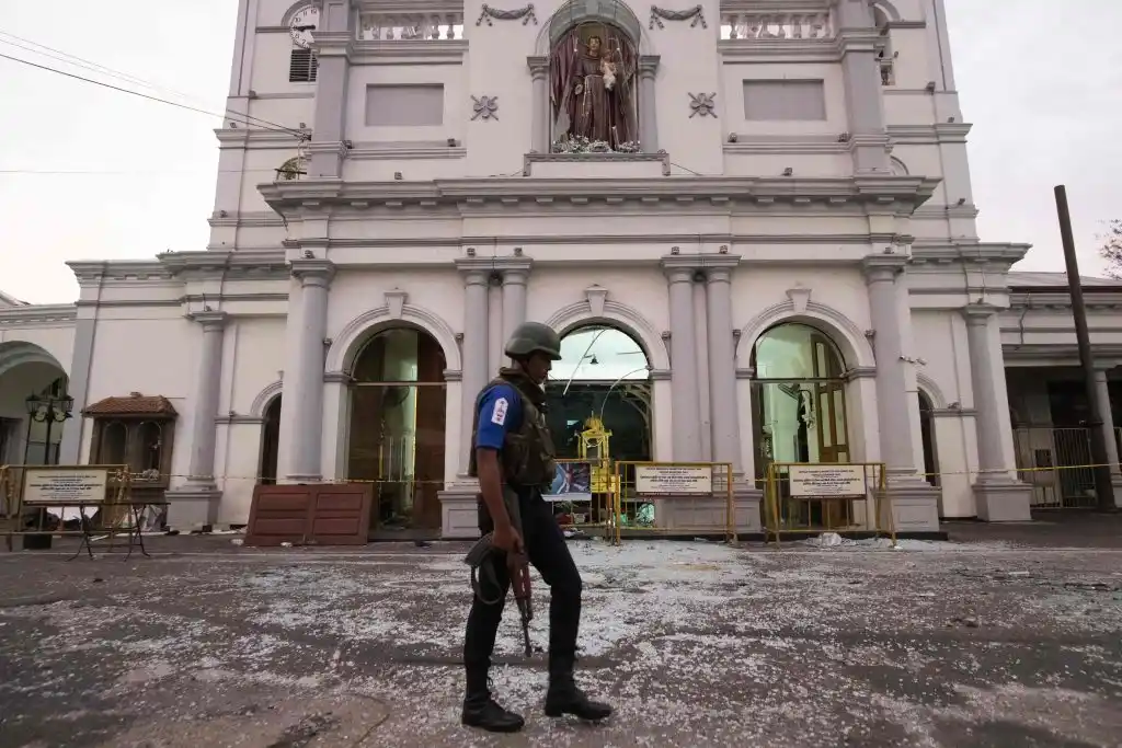 Sri Lanka anunció que el líder extremista mentor de los ataques murió en uno de ellos