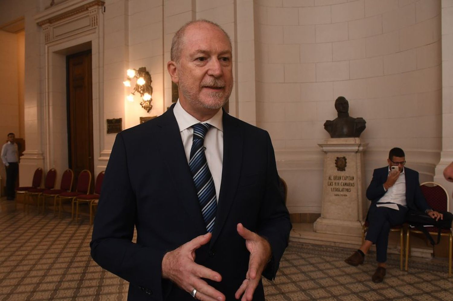 La Legislatura podría decidir el próximo jueves una sanción al fiscal, en ejercicio del poder de sancionar a un funcionario judicial en caso de advertir irregularidades en su desempeño.