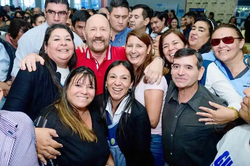 Insfrán instó a estar atentos y no 
dejarse llevar por “mensajes fáciles”