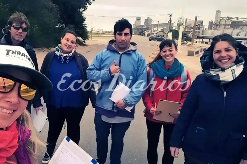 Plásticos y colillas, lo más encontrado en la playa