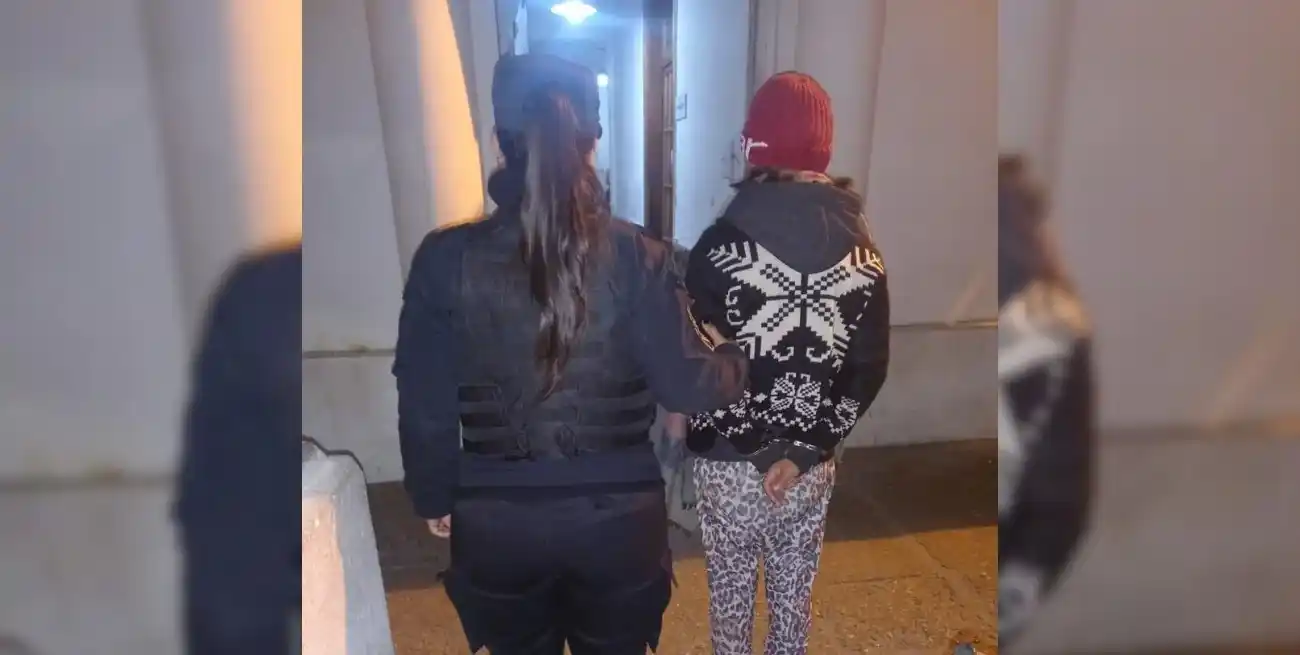 La involucrada fue trasladada detenida a sede policial.