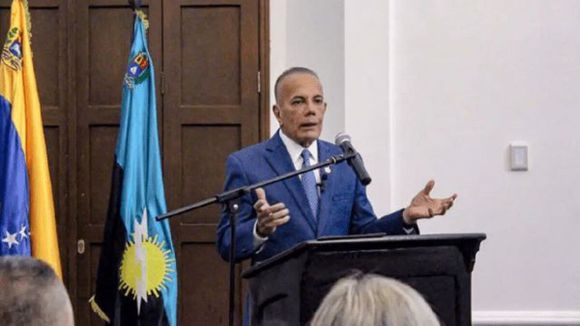 ROSALES denuncia: «los radicales» han querido «desaparecer y mancillar el voto»