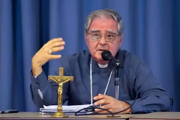 La Iglesia advirtió que el país enfrentará una �Spandemia de hambre y desocupación⬝