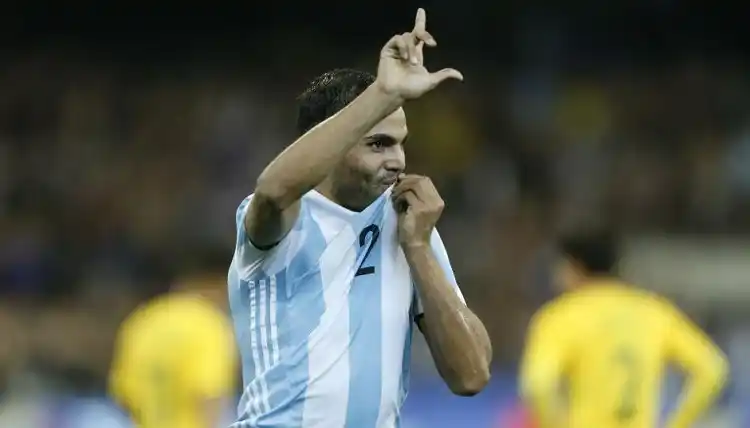 Sampaoli debutó con un sufrido triunfo ante Brasil