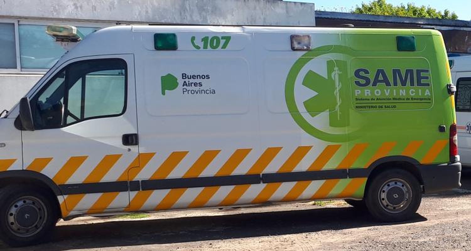 Dos adolescentes gravemente lesionados al chocar en moto contra un auto